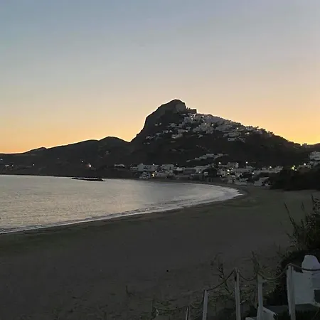 Seafront Getaway-a Step Away To The Sea Gasthof Skyros